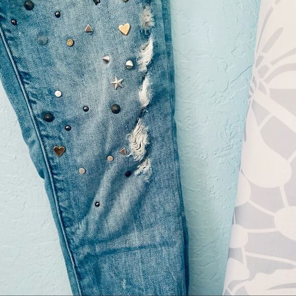 Blank NYC Crop Studded Girlfriend Jeans Size 24 - Picture 7 of 15
